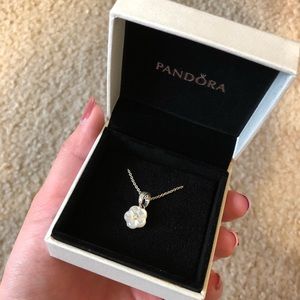 Pandora flower necklace
